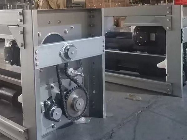 高鋅板自動清糞機